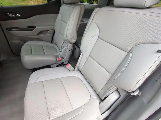 2022 GMC Acadia FWD SLT