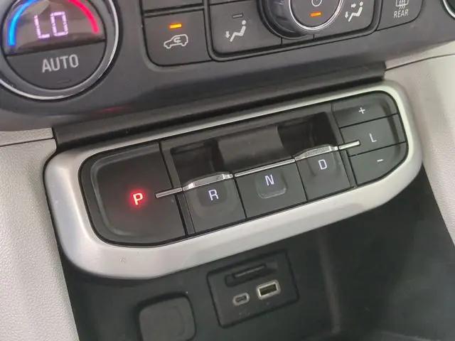 2022 GMC Acadia FWD SLT