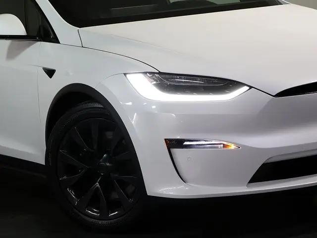 2023 Tesla Model X Standard Range