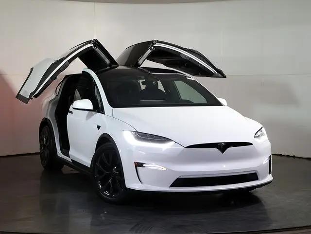 2023 Tesla Model X Standard Range