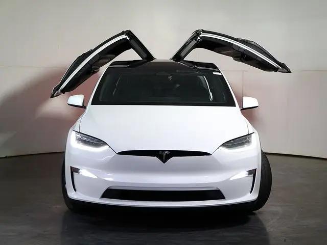 2023 Tesla Model X Standard Range