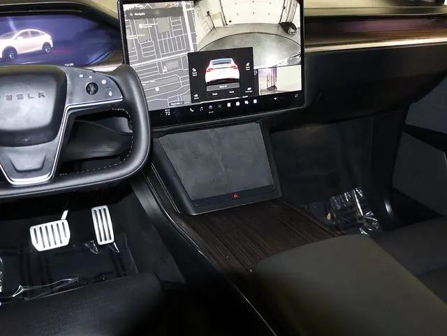 2023 Tesla Model X Standard Range