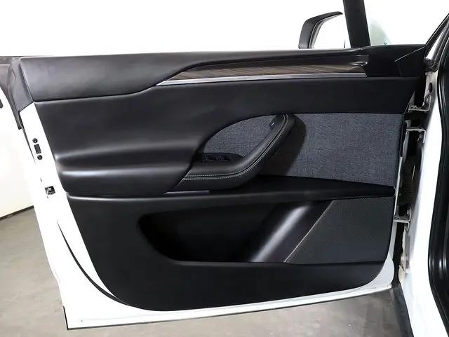 2023 Tesla Model X Standard Range