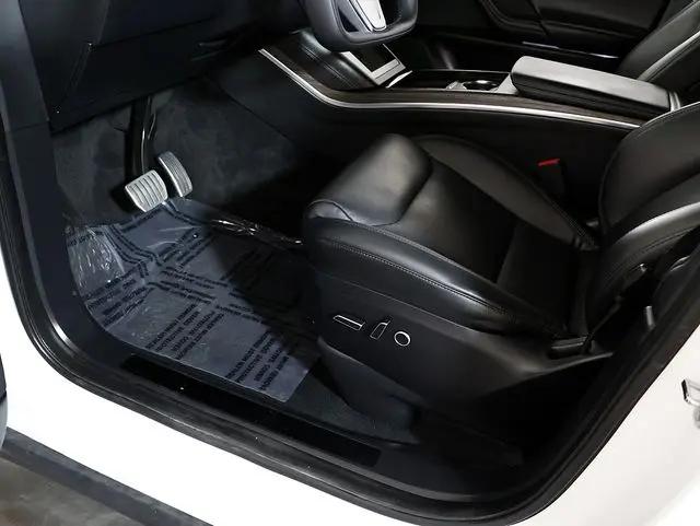 2023 Tesla Model X Standard Range