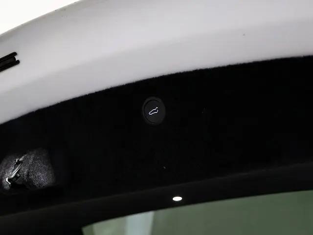 2023 Tesla Model X Standard Range