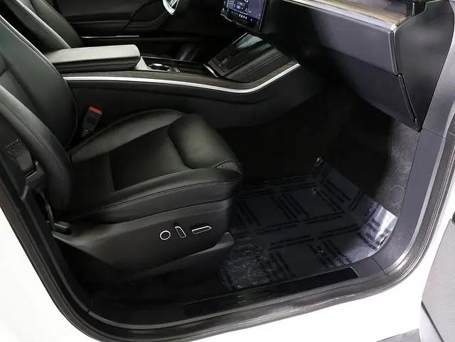 2023 Tesla Model X Standard Range