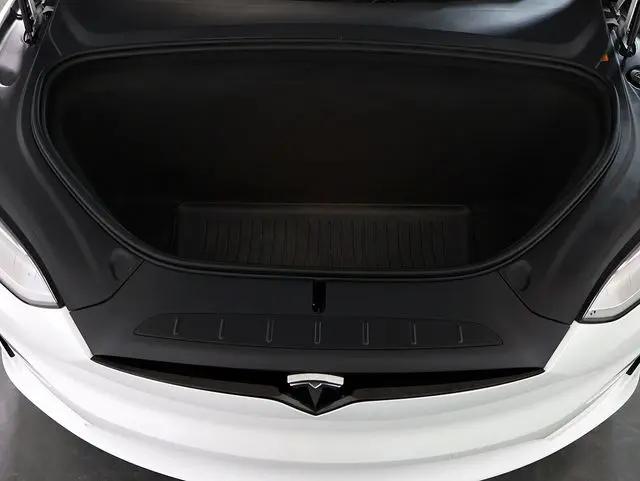 2023 Tesla Model X Standard Range
