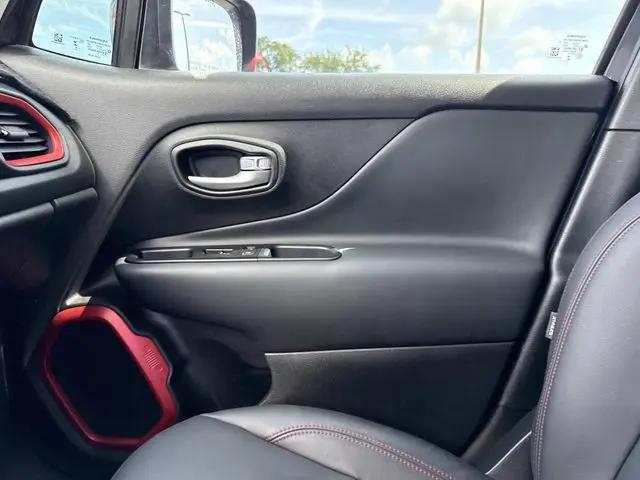 2023 Jeep Renegade Trailhawk 4x4