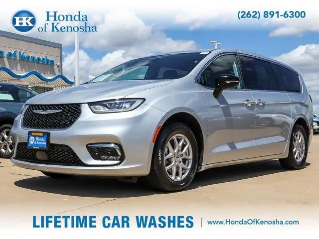 2024 Chrysler Pacifica Touring L for sale in Bristol, WI