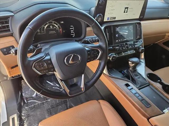 2023 Lexus LX Premium