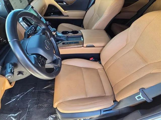 2023 Lexus LX Premium