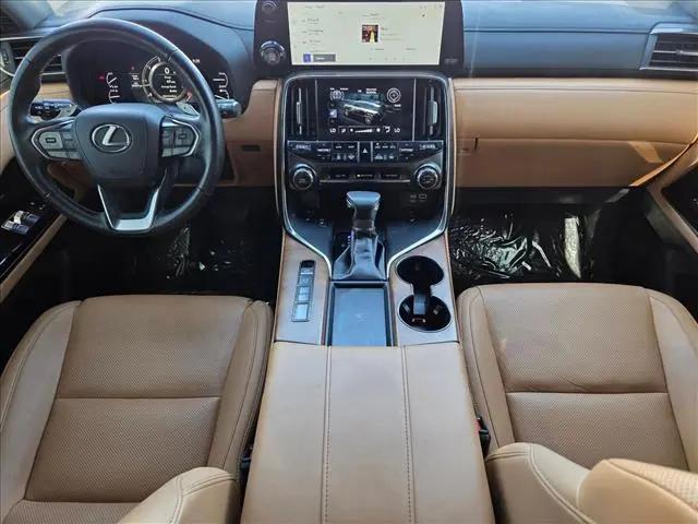2023 Lexus LX Premium