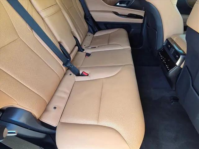 2023 Lexus LX Premium