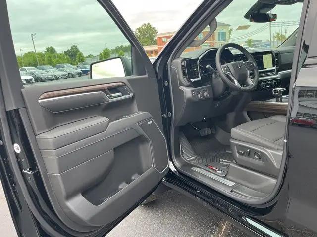 2026 Chevrolet Silverado 1500 4WD Crew Cab Short Bed RST