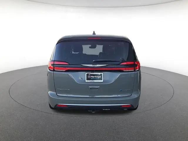 2022 Chrysler Pacifica Hybrid Limited