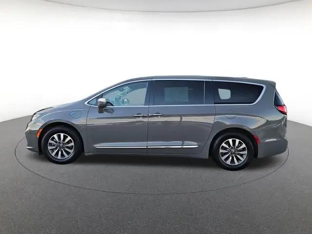 2022 Chrysler Pacifica Hybrid Limited