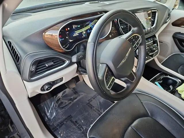 2022 Chrysler Pacifica Hybrid Limited