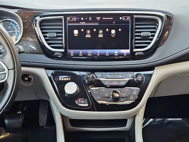 2022 Chrysler Pacifica Hybrid Limited