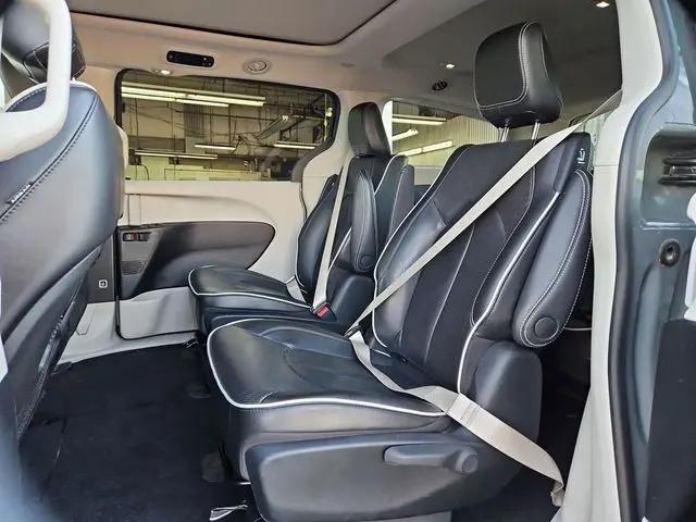 2022 Chrysler Pacifica Hybrid Limited