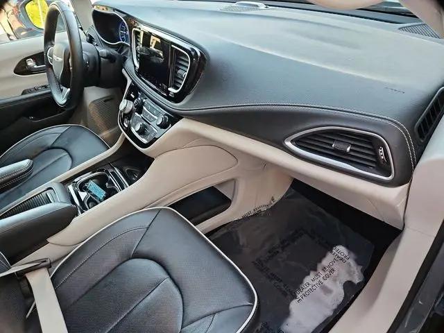2022 Chrysler Pacifica Hybrid Limited