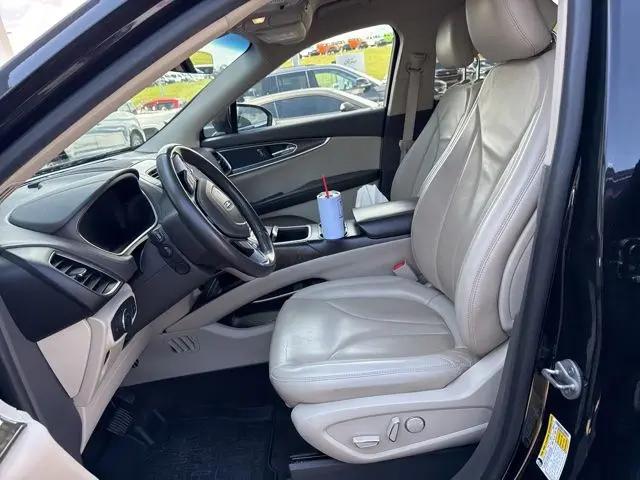 2019 Lincoln Nautilus Select