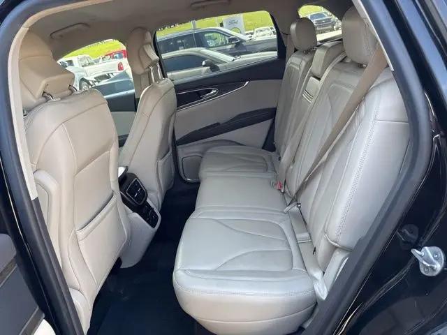 2019 Lincoln Nautilus Select