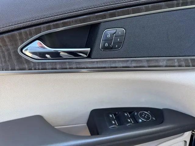 2019 Lincoln Nautilus Select