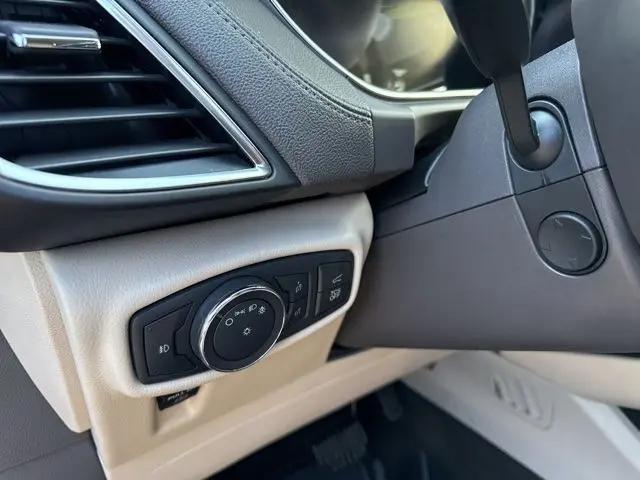 2019 Lincoln Nautilus Select