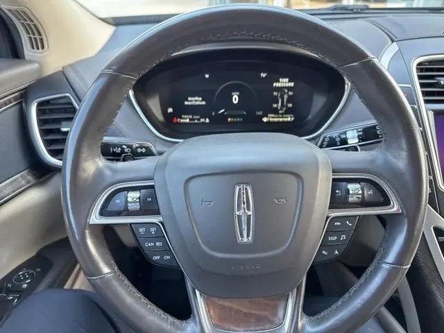 2019 Lincoln Nautilus Select