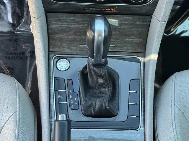 2017 Volkswagen Passat 1.8T SE