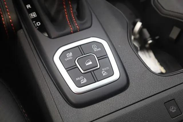 2026 Nissan Frontier Crew Cab PRO-4X 4x4