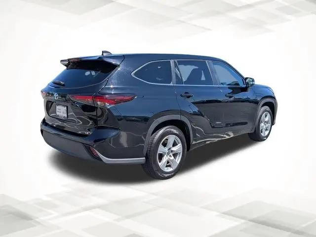 2024 Toyota Highlander LE