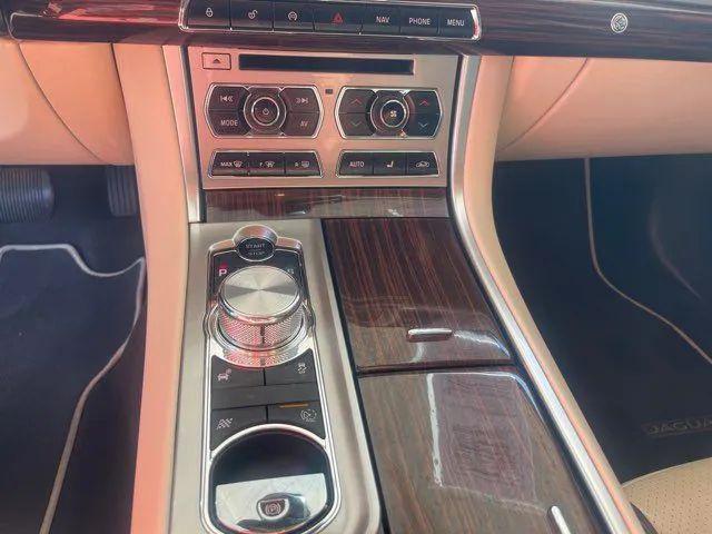 2015 Jaguar XF 3.0 Sport