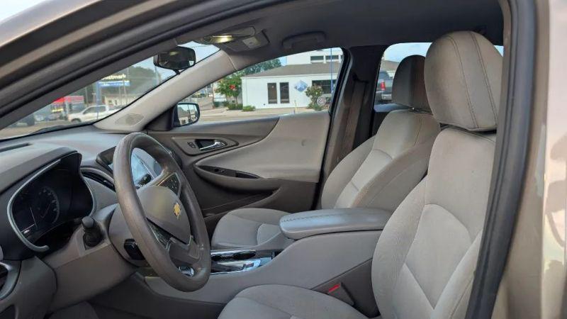 2022 Chevrolet Malibu FWD LT