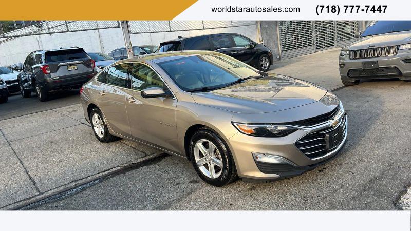 2022 Chevrolet Malibu FWD 1FL