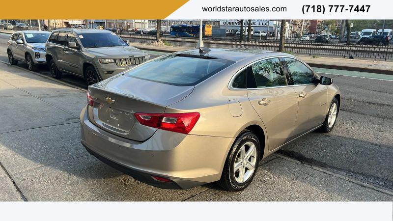 2022 Chevrolet Malibu FWD 1FL