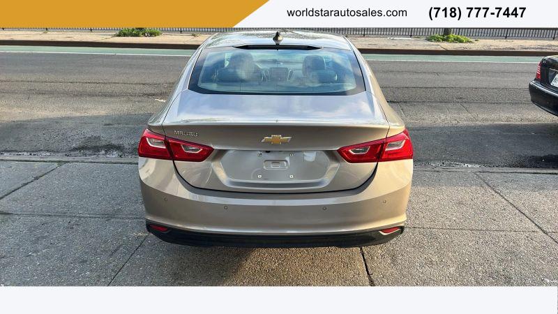 2022 Chevrolet Malibu FWD 1FL