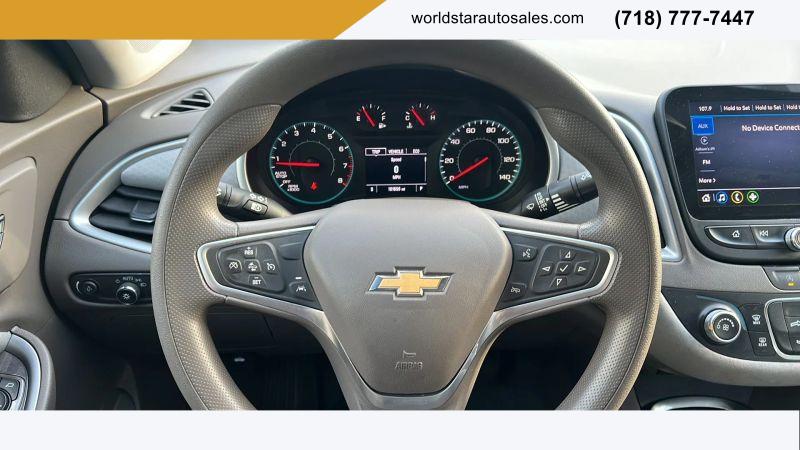 2022 Chevrolet Malibu FWD 1FL