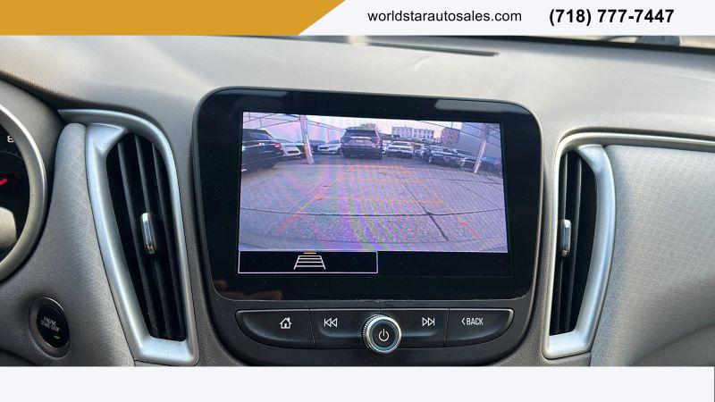 2022 Chevrolet Malibu FWD 1FL