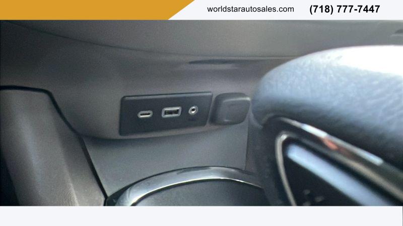 2022 Chevrolet Malibu FWD 1FL