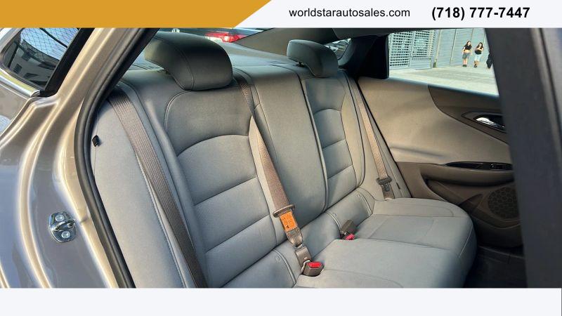 2022 Chevrolet Malibu FWD 1FL