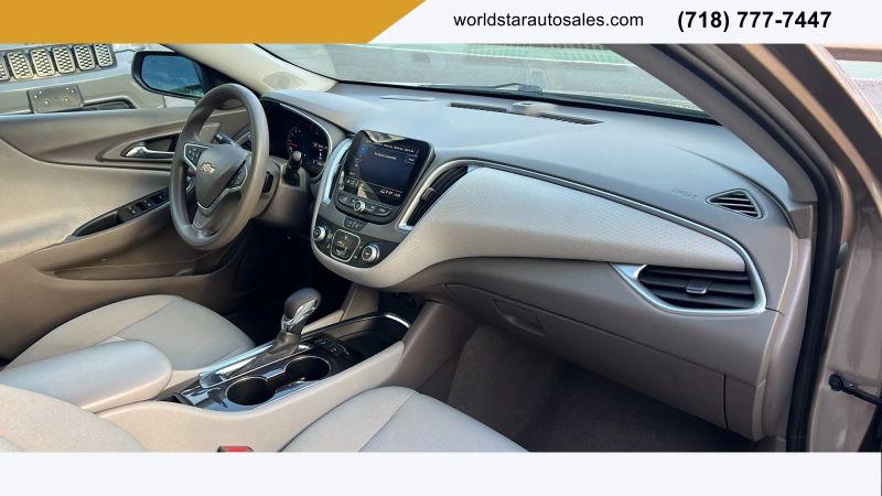 2022 Chevrolet Malibu FWD 1FL