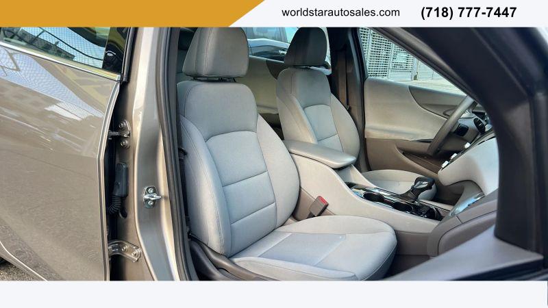 2022 Chevrolet Malibu FWD 1FL