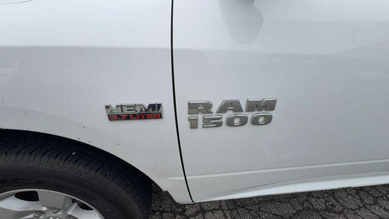 2017 Ram 1500 SLT Crew Cab 4x4 5'7" Box