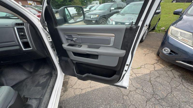 2017 Ram 1500 SLT Crew Cab 4x4 5'7" Box