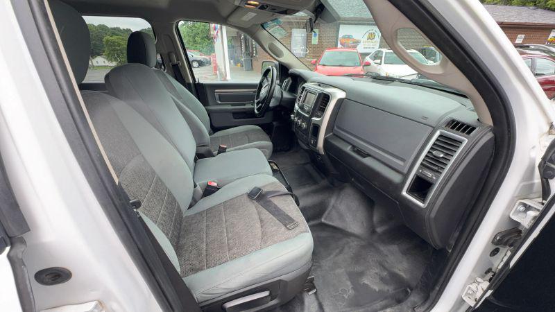 2017 Ram 1500 SLT Crew Cab 4x4 5'7" Box