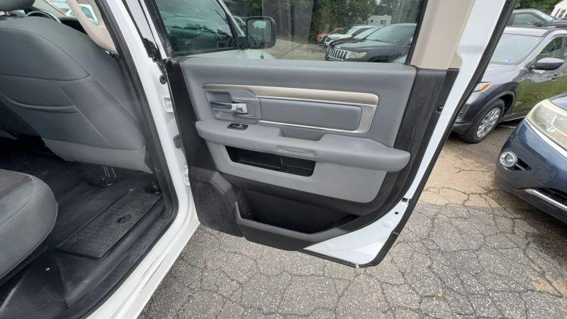 2017 Ram 1500 SLT Crew Cab 4x4 5'7" Box