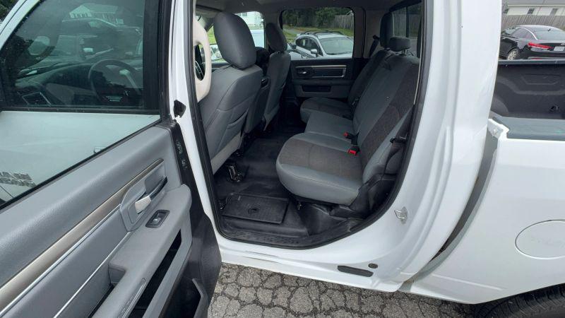 2017 Ram 1500 SLT Crew Cab 4x4 5'7" Box