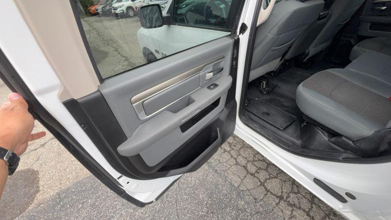 2017 Ram 1500 SLT Crew Cab 4x4 5'7" Box