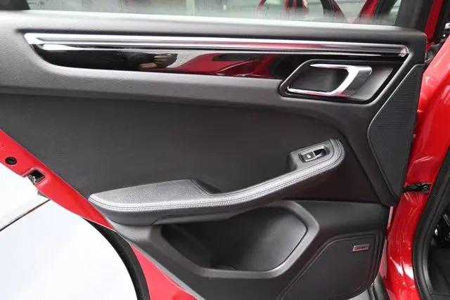 2025 Porsche Macan Macan